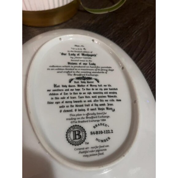 Set of 2 Our Lady of Lourdes Collector Plate: Hector Garrido Porcelain 1994 - Picture 8 of 10